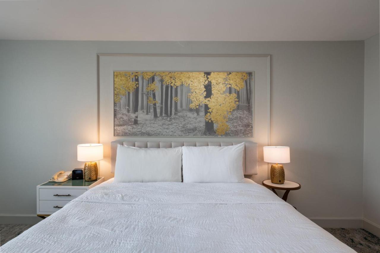 Castle Hotel, Autograph Collection Williamsburg Bagian luar foto