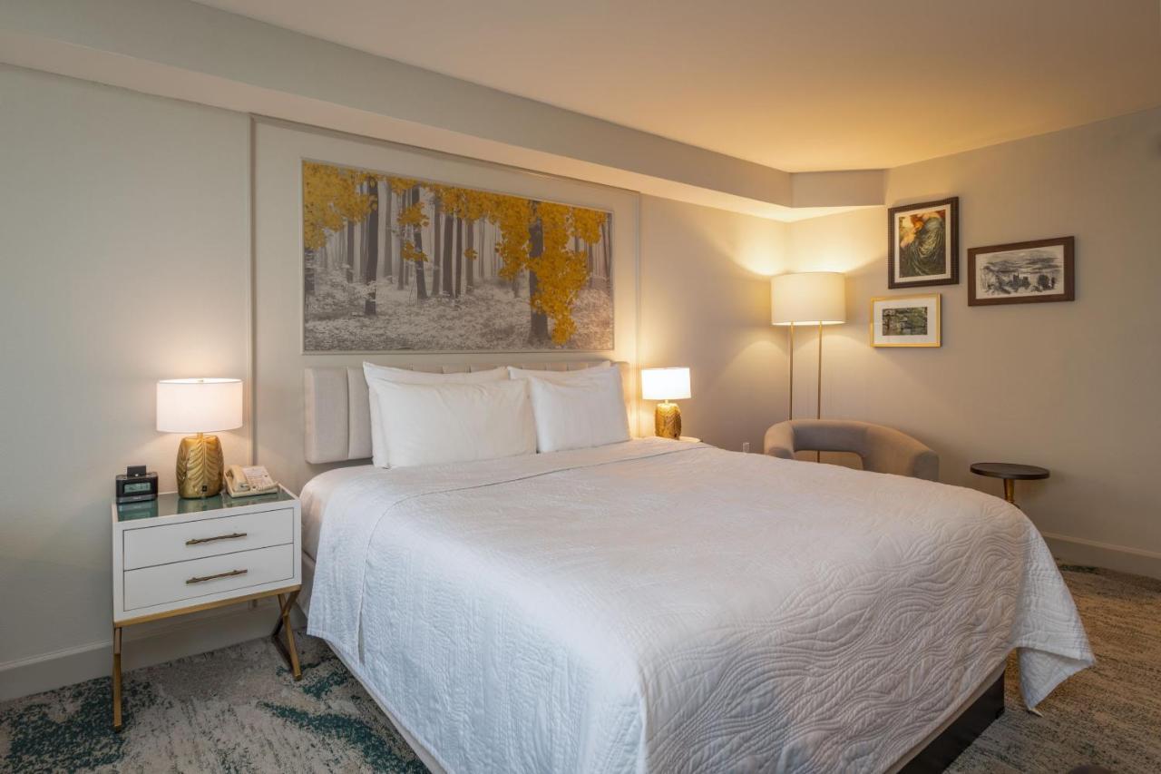 Castle Hotel, Autograph Collection Williamsburg Bagian luar foto