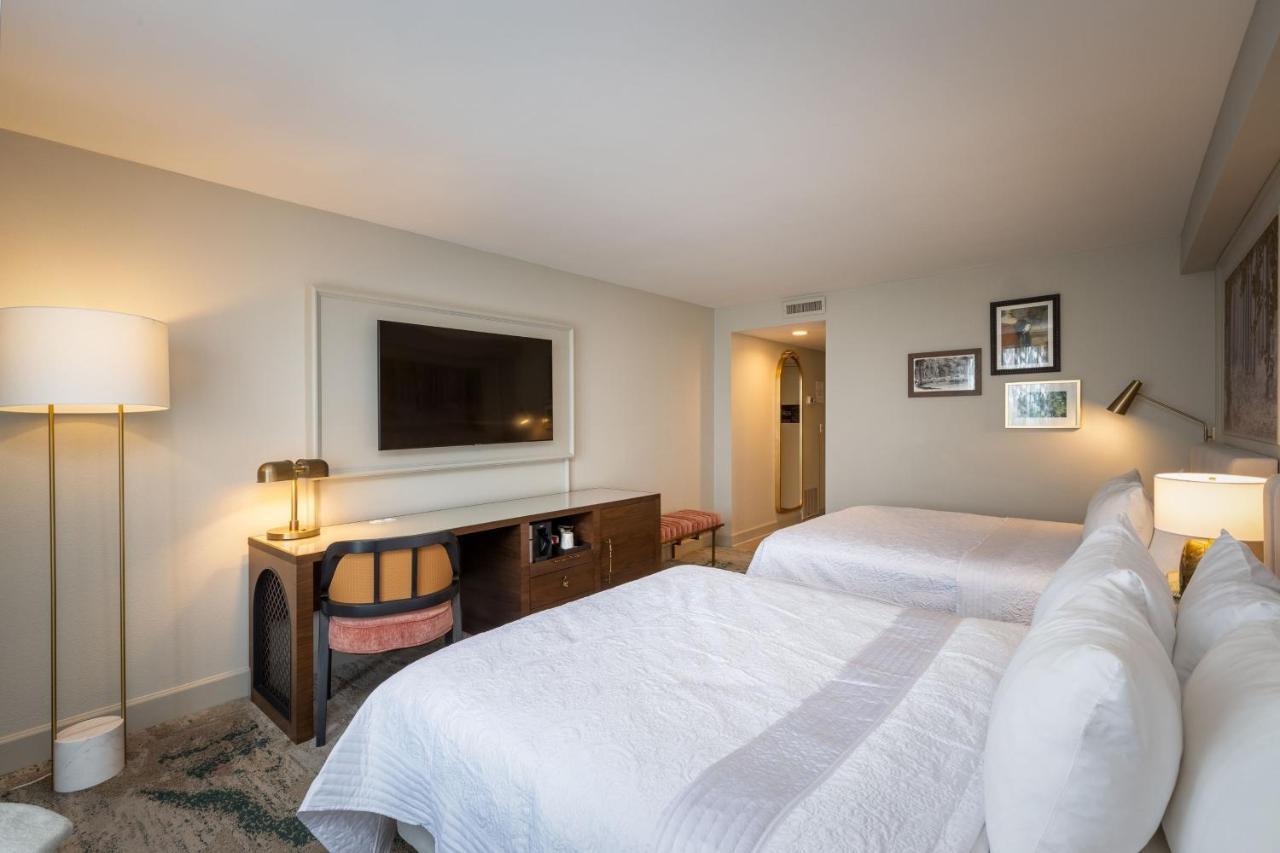 Castle Hotel, Autograph Collection Williamsburg Bagian luar foto