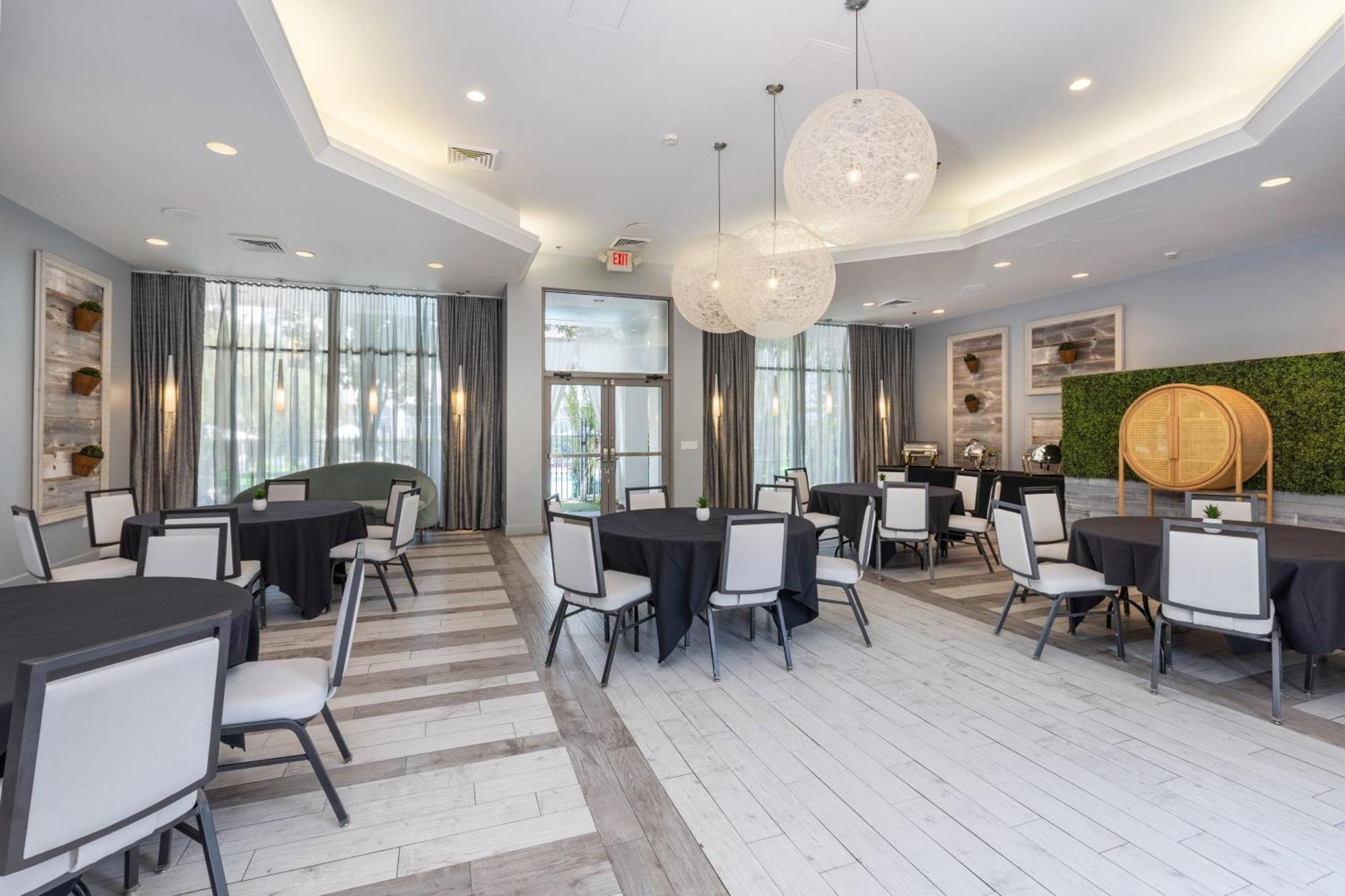 Castle Hotel, Autograph Collection Williamsburg Bagian luar foto