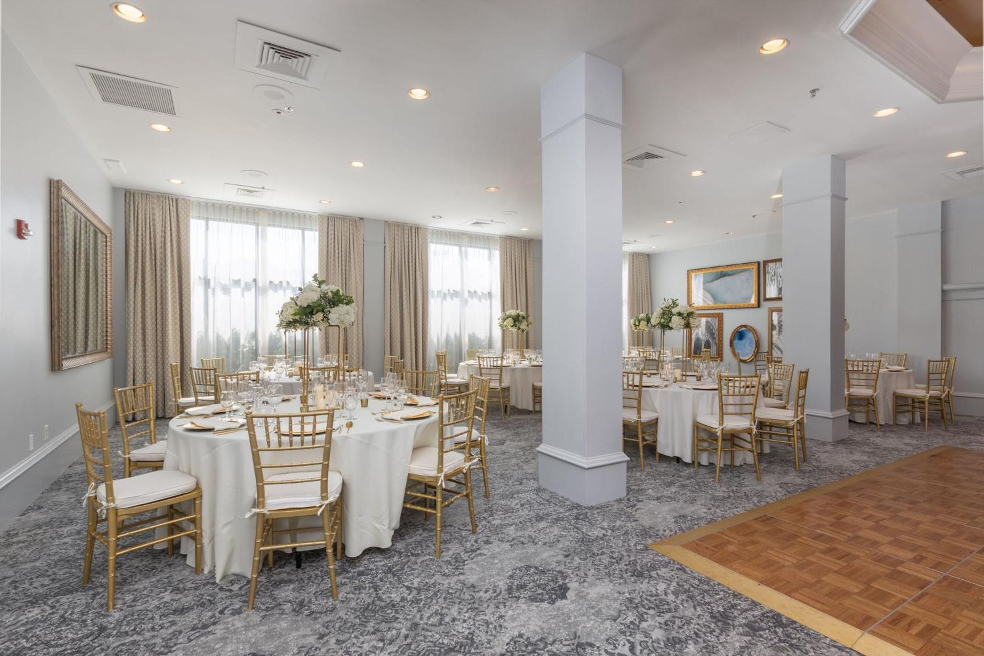 Castle Hotel, Autograph Collection Williamsburg Bagian luar foto